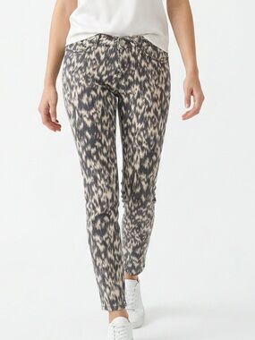 Express leopard print‎ animal skinny jeans size 29” waist 26.5” seam